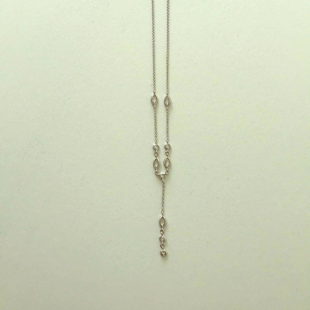 Y style necklace in white metal with crystals